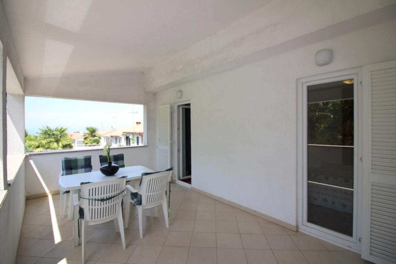 Apartment In Porec/Istrien 10214 Exterior foto